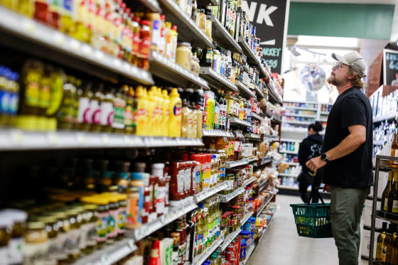 260528-grocery-shopping-vl-1042a-cbb225.jpg