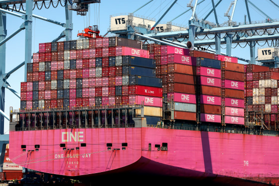 260603-cargo-ships-ch-0804-701ef0.jpg