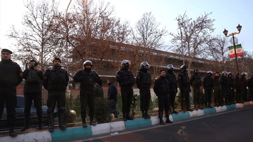 iran-police.jpg