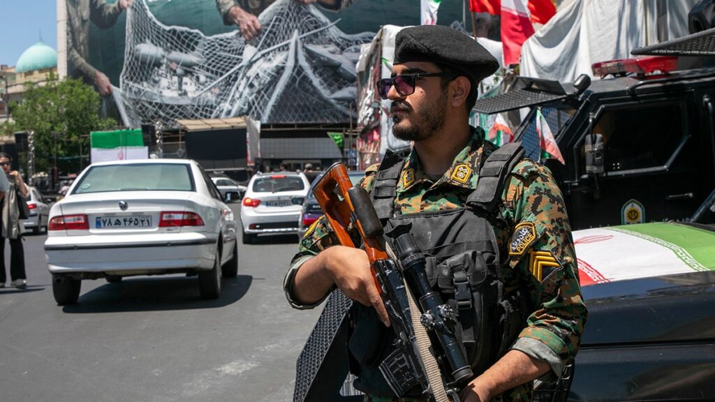 iran-tehran-daily-life-soldier.jpg