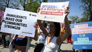 Birthright-citizenship-protesters.jpg