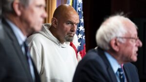 Fetterman-looks-at-Sanders.jpg
