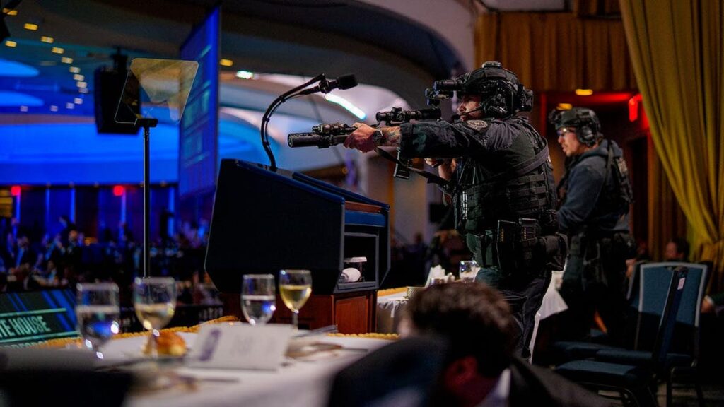 armed-secret-service-agents-whca.jpg