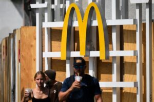 260803-mcdonalds-economy-vsb-2307-31116d.jpg