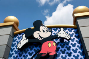 260805-mickey-mouse-disney-vl-320p-3d53e2.jpg