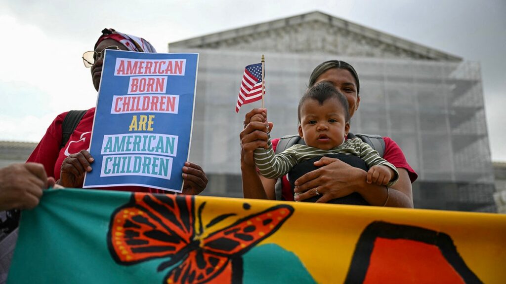 birthright-citizenship-protest-outside-supreme-court-2.jpgve1tl1