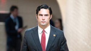 brandon-gill-walks-through-capitol-basement.jpgve1tl1