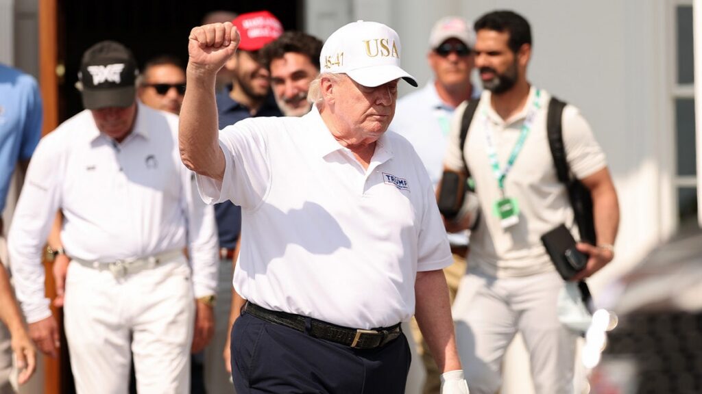 donald-trump-bedminster.jpgve1tl1