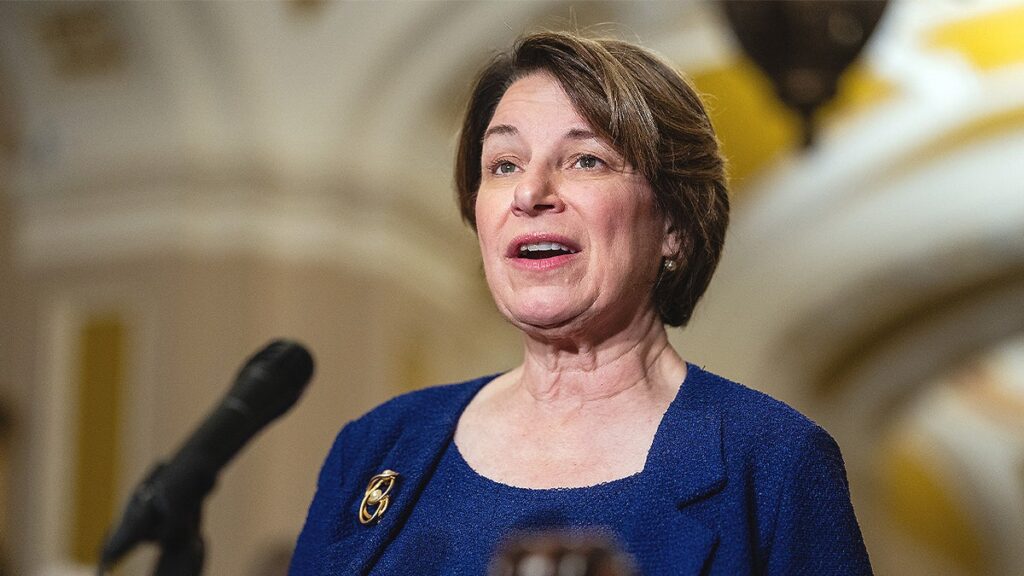 klobuchar-npr-misgendered.jpgve1tl1
