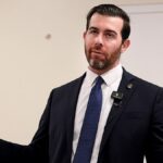 Socialists accused of ‘motor mouth’ rhetoric as longtime Dem strategist unloads on far-left candidate