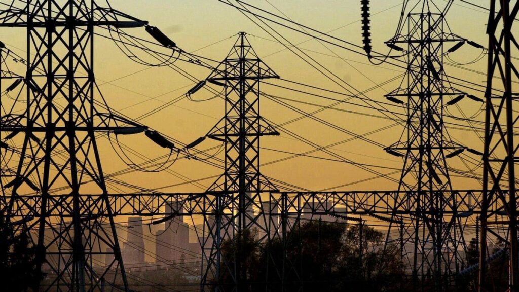 power-lines-and-cityscape-1.jpgve1tl1