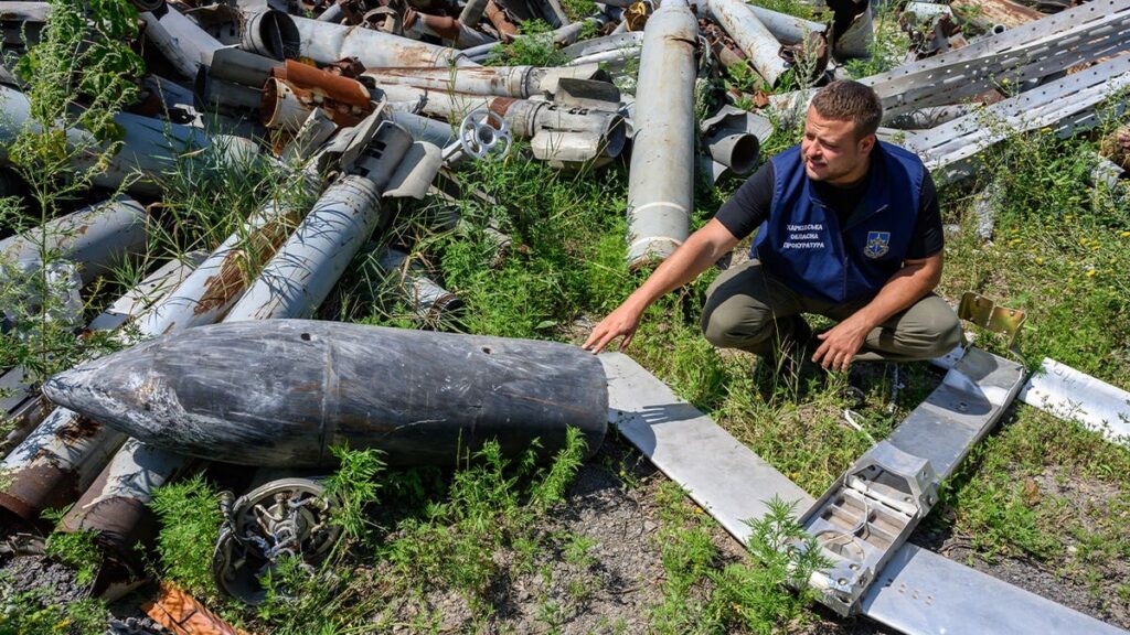 ukraine-glide-bomb.jpgve1tl1
