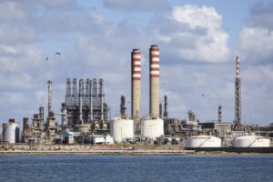 260902-oil-refinery-venezuela-vsb-2056-34b146.jpg