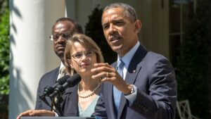 obama-judges-fox-news.jpgve1tl1